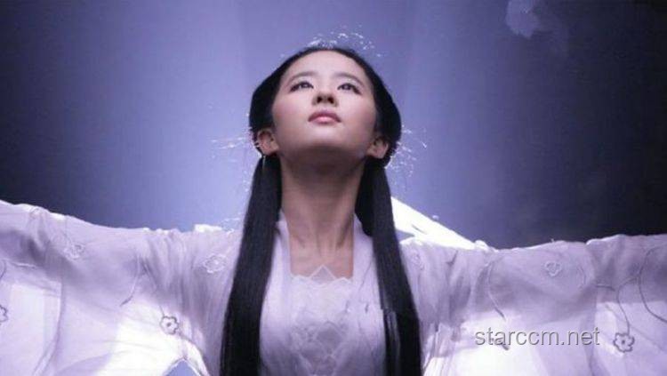 刘亦菲大背头：跨界重塑，解锁霸总新风尚